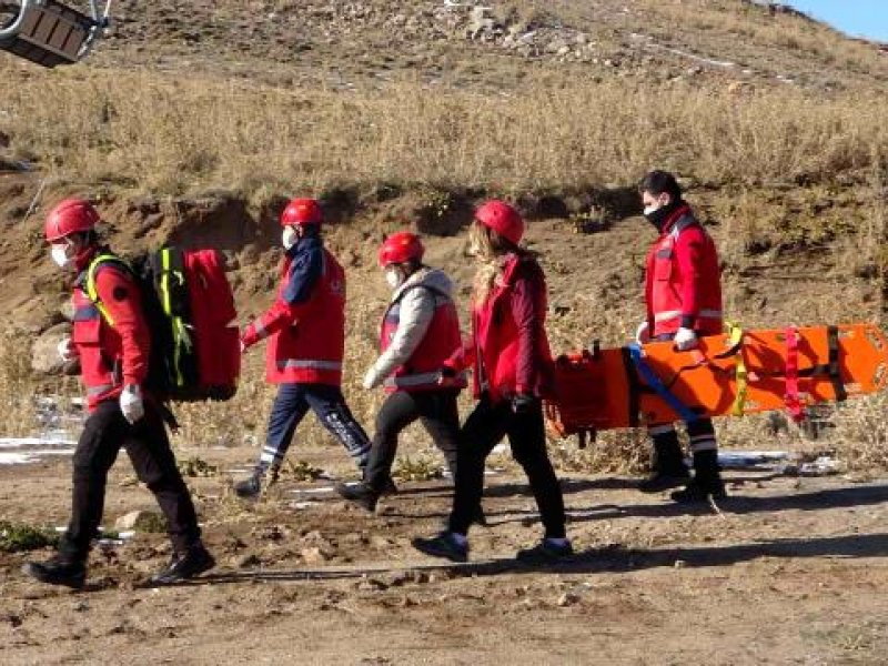 Erciyes Kayak Merkezi'nde kurtarma tatbikatı yapıldı